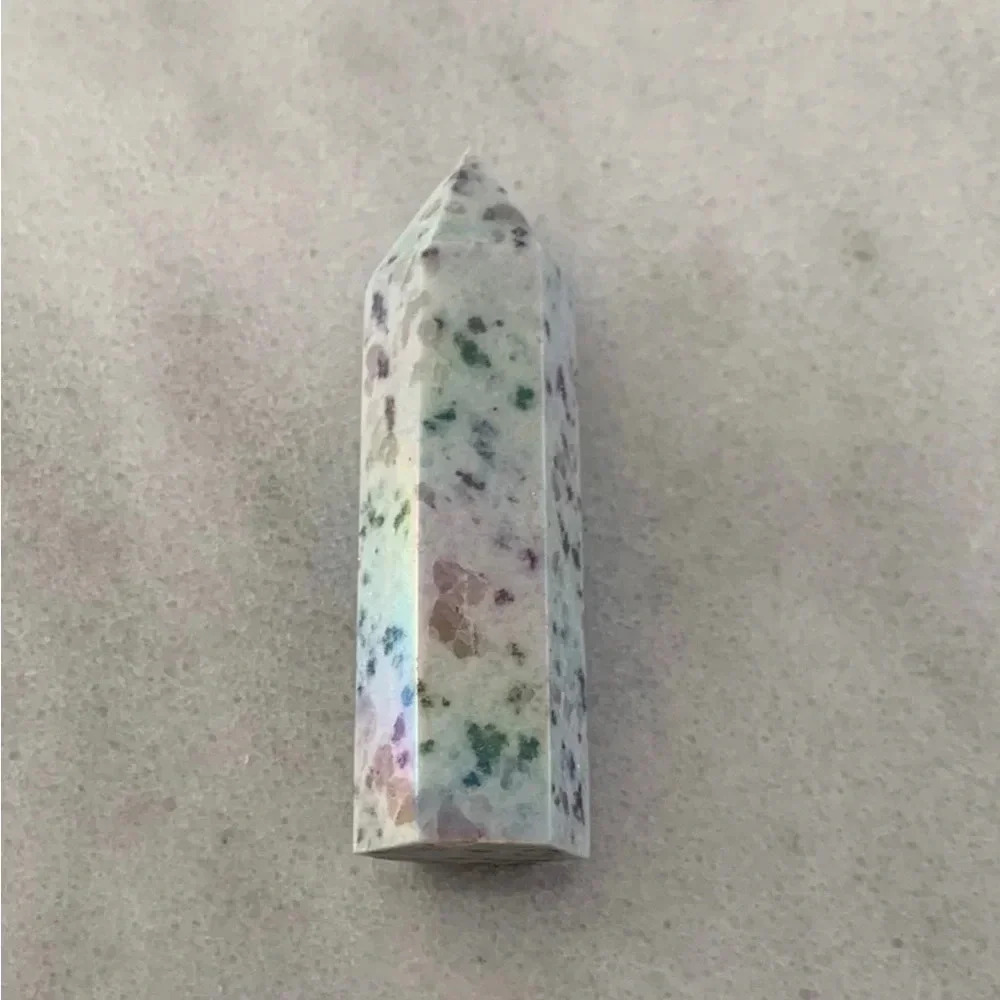 White Leopard Speckle Crystal Tower Home Decor